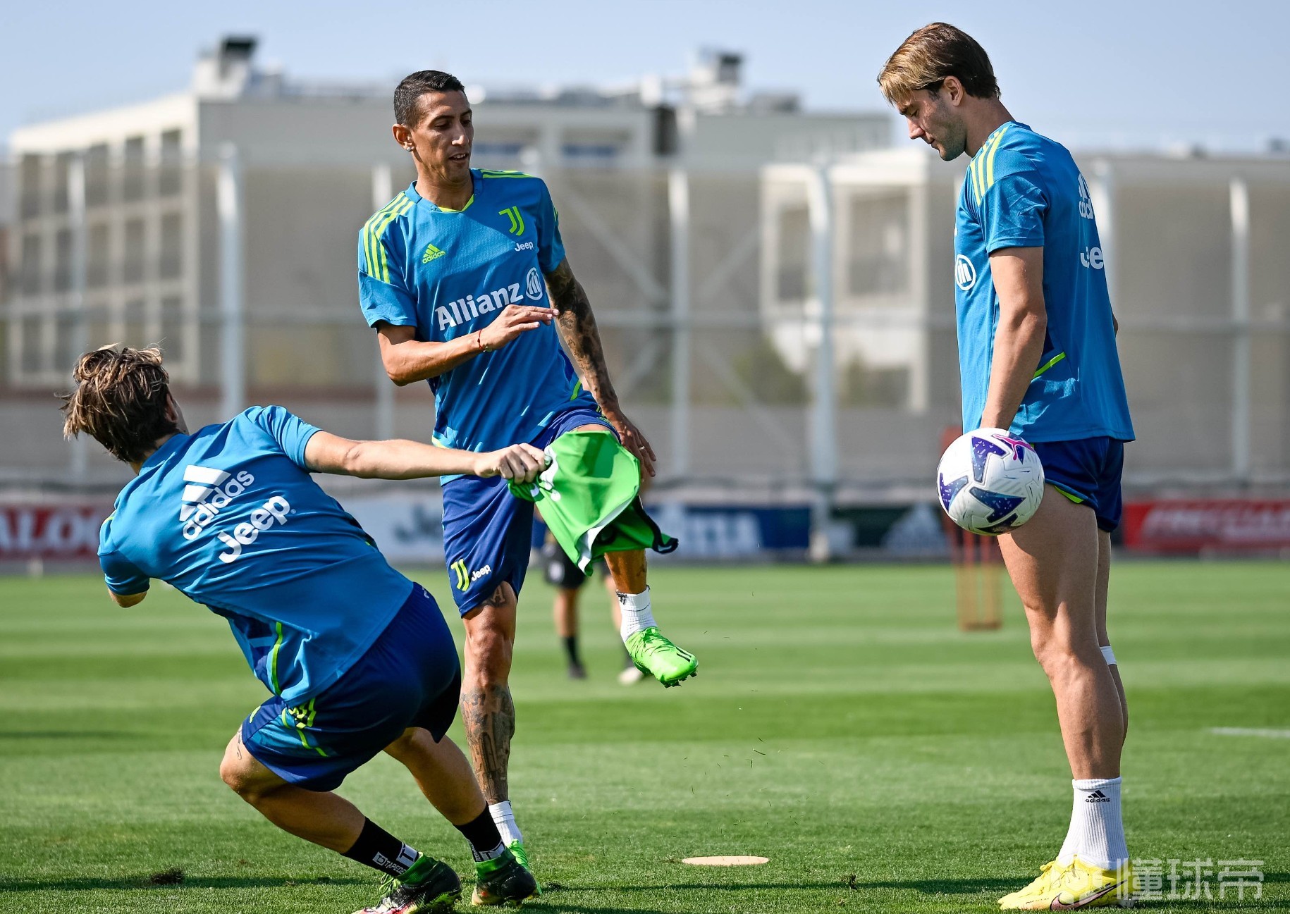 手握胜机:球队优势明显力争取得比赛胜利 手握胜机:球队优势明显力争取得比赛胜利