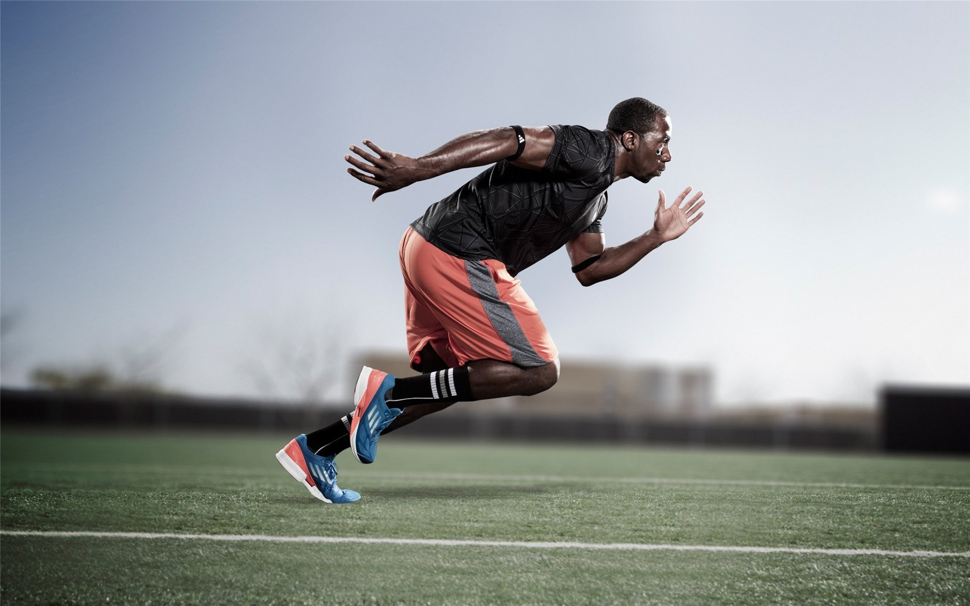 F1街道赛焦点战，波兰强势晋级乌拉圭