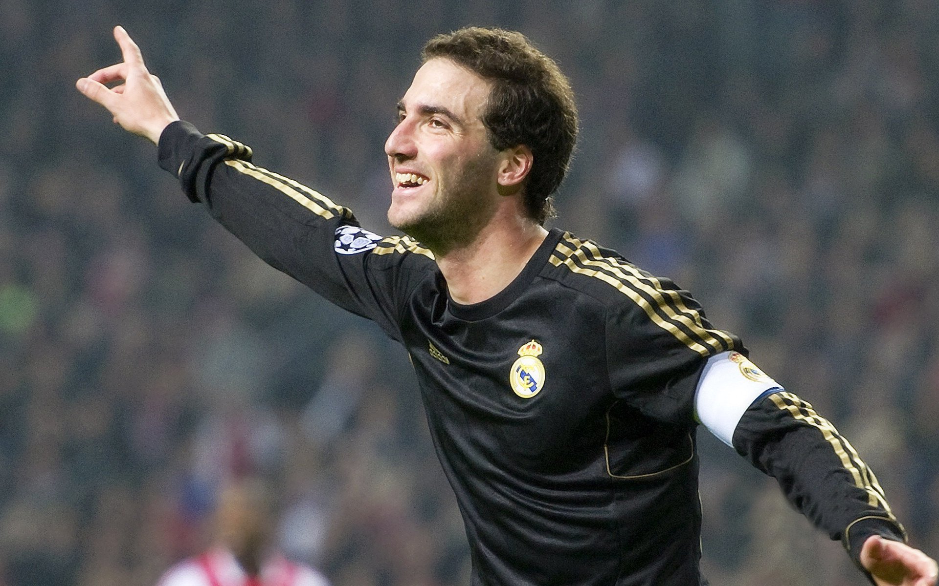 从哥斯达黎加的奇迹到梅西的加冕，足球世界唯一性的双重证明