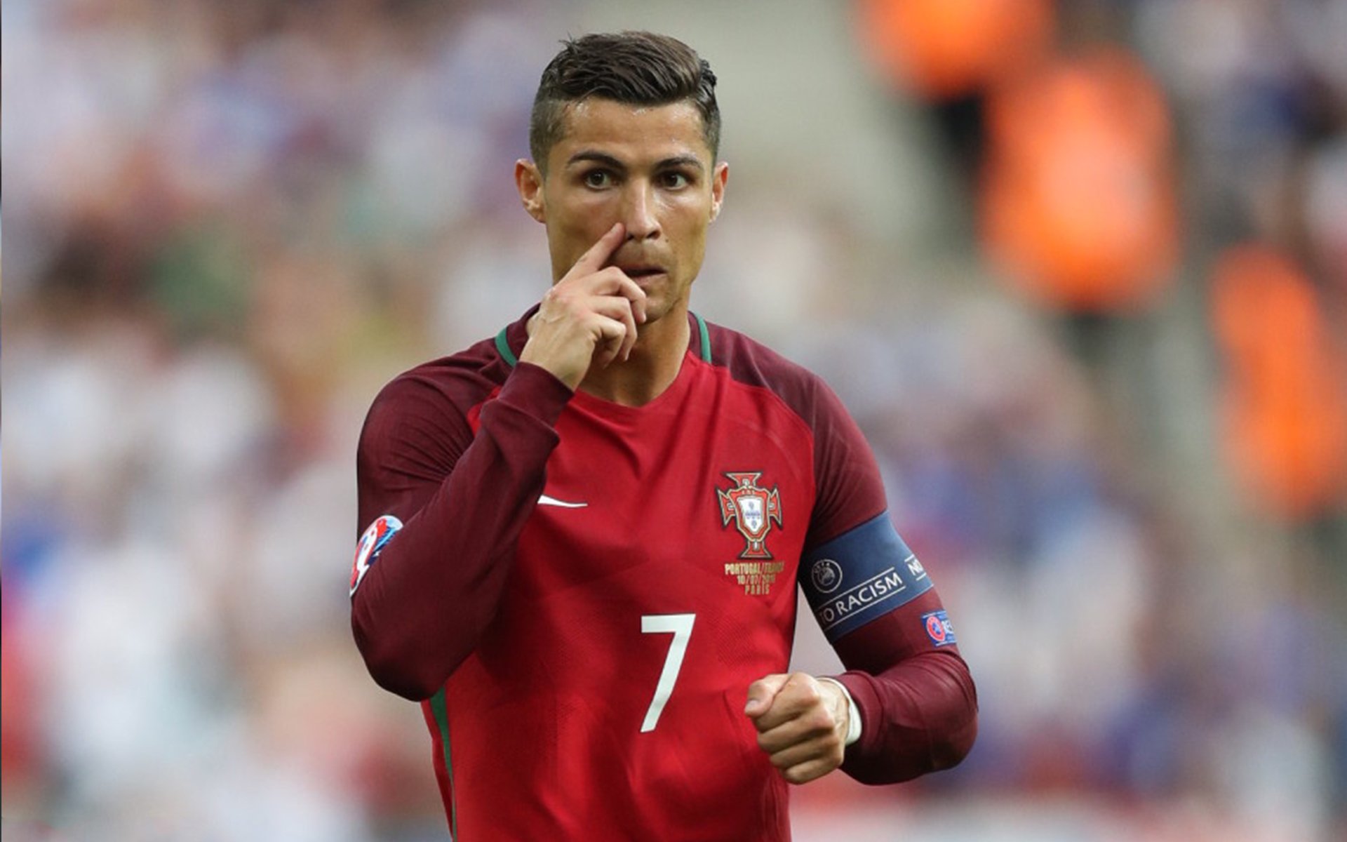 布雷默关键回合不手软，加拿大险胜克罗地亚—冰球场上的一剑封喉