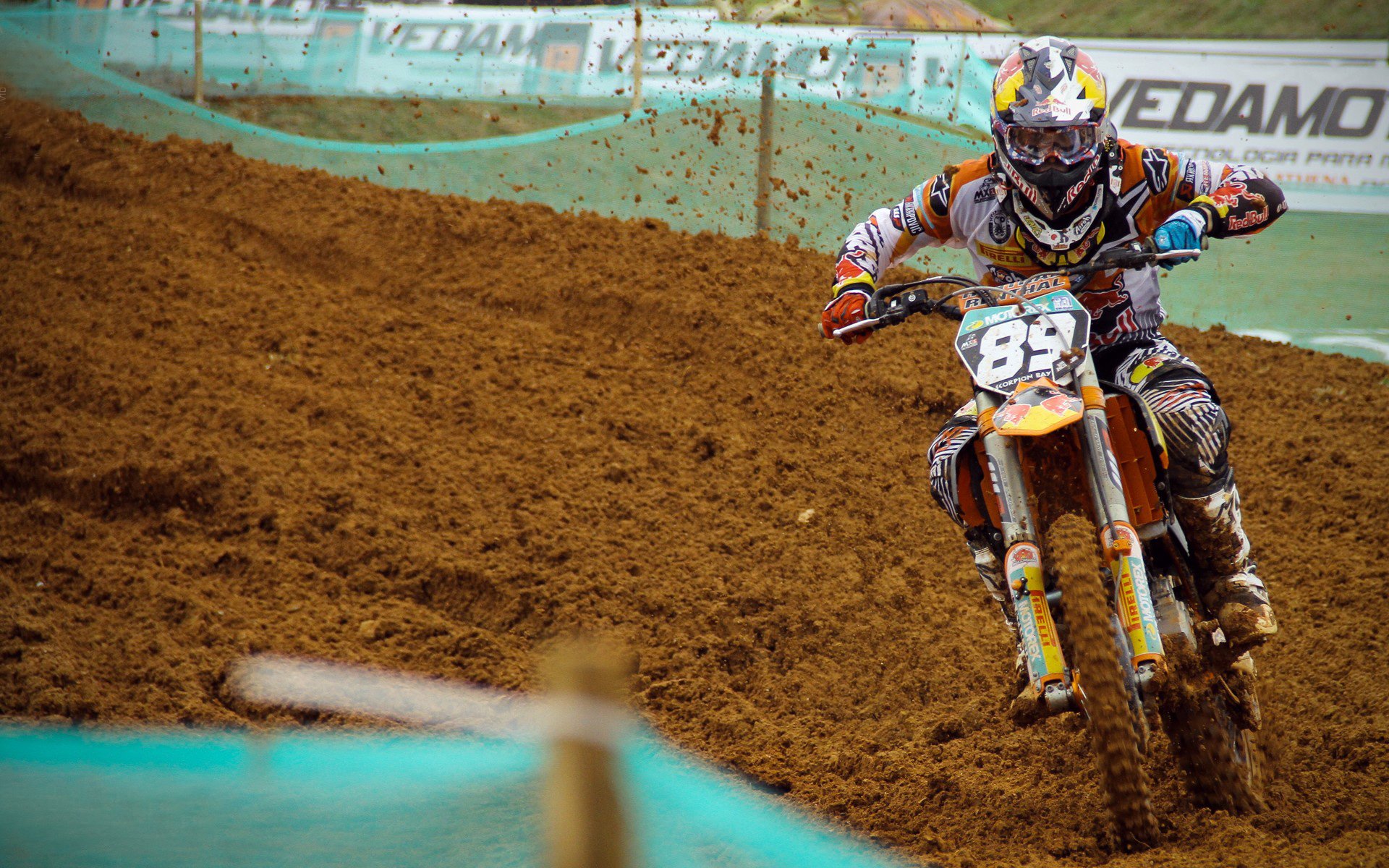 北欧风暴与南美魔法,丹麦的团队压制与梅西的关键艺术