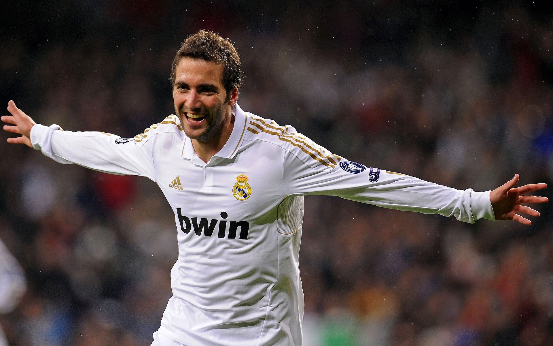 橙衣风暴再起,荷兰淘汰赛过关冰岛,剑指欧冠半决赛焦点战