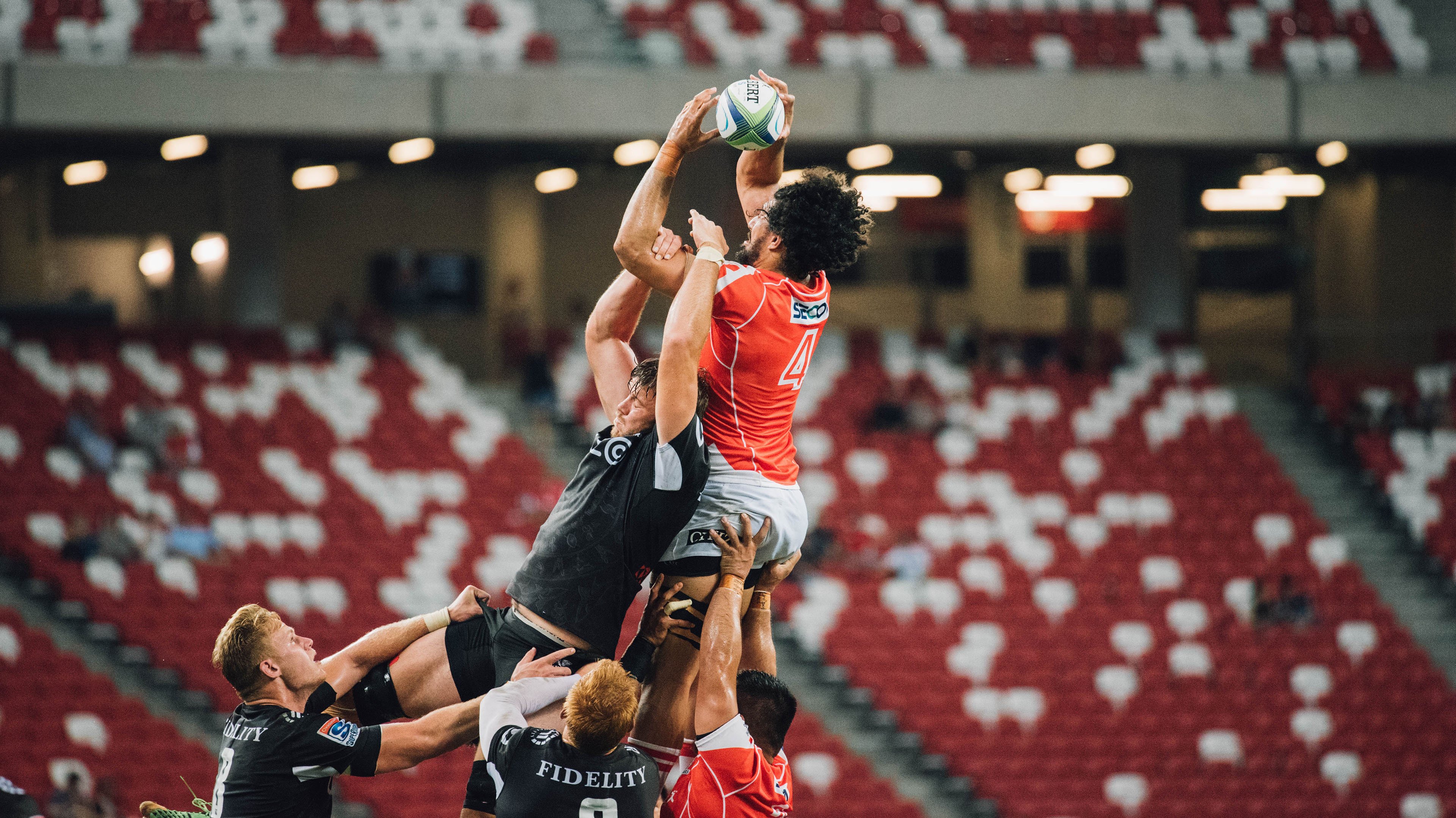 鹈鹕展翅轻取青岛队，布伦森关键制胜显英雄本色