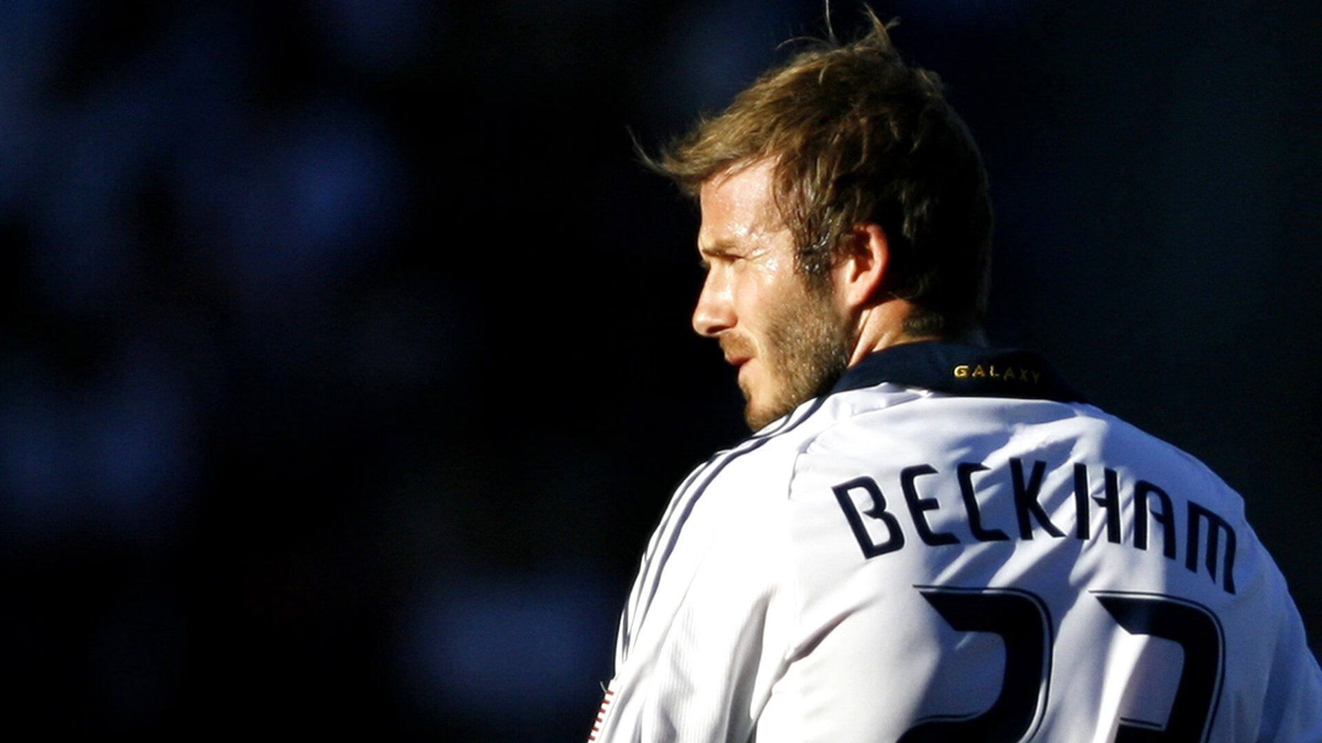 赛道传奇，阿斯顿马丁力克索伯车队，汉密尔顿带队取胜